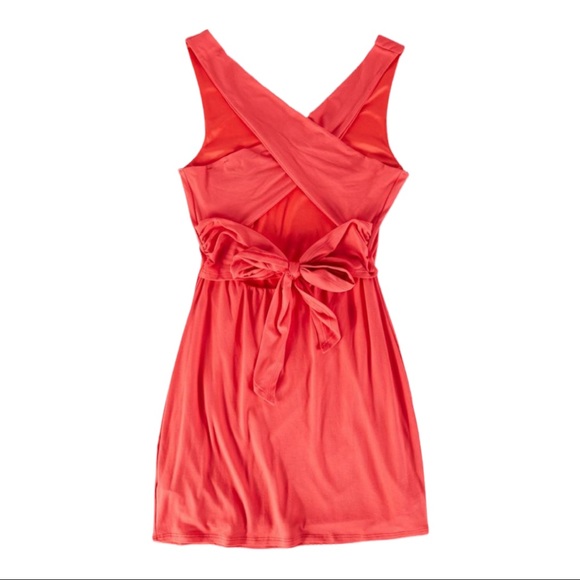 Le Lis Dresses & Skirts - LE LIS Women’s Sleeveless Criss Cross Tie Back Back Mini Bodycon Dress NWT